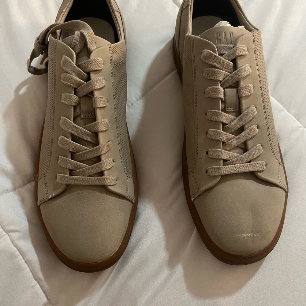GAP Beige Sneakers
